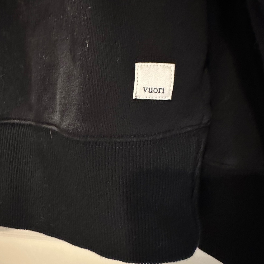 Vuori Sedona Weekender Crew Black Sweatshirt - Picture 6 of 10